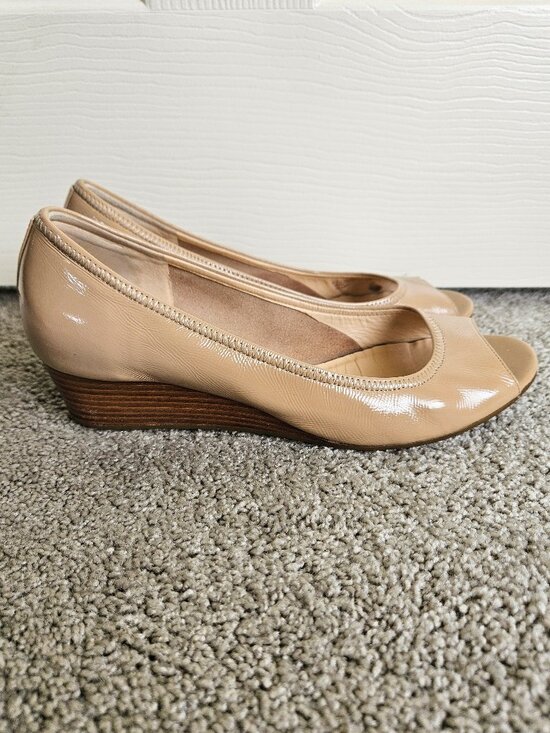 Cole Haan Shoes - Cole Haan Nike Air Tan Patent Peep Toe Low Wedge Pumps Size 8